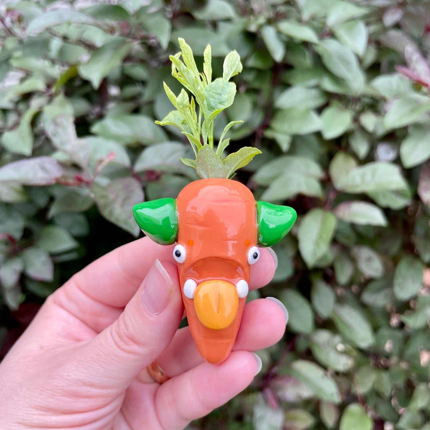 Carrot Goobster Magnet Vase
